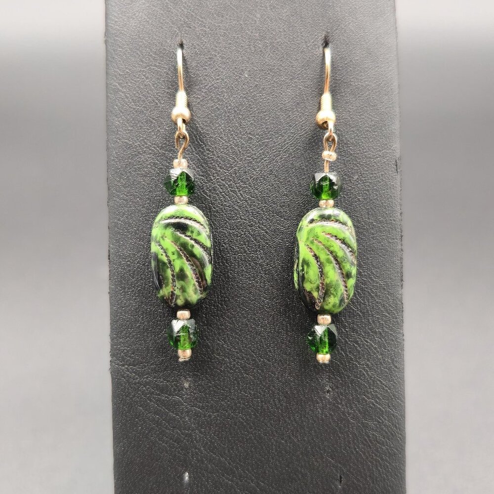 Silvertone Rustic Carved Green Glass Unique Earrings A6052